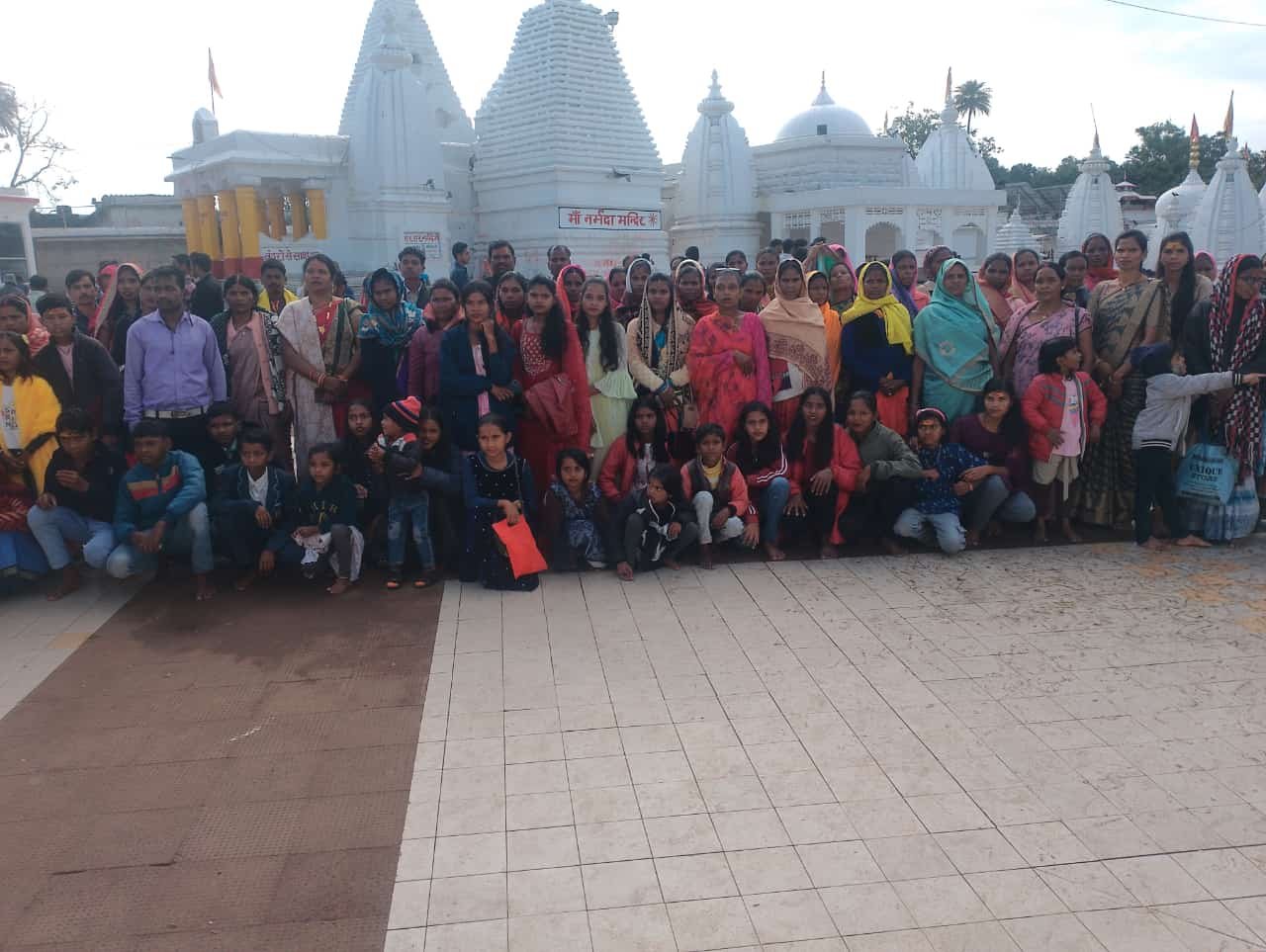 दवना पंचायत के सरपंच एवं पंचो व ग्रामीणो ने किया भ्रमण पयर्टन स्थल नर्मदा अयोध्या रामलला बनारस दर्शन का उठाएं लुप्त