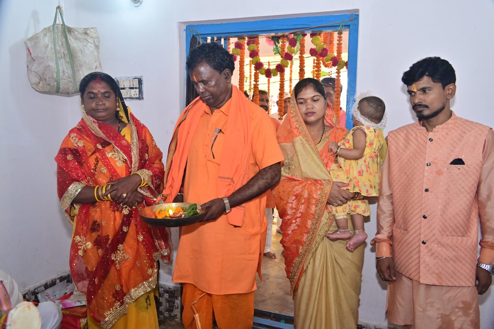 क्षेत्रीय विधायक भूलन सिंह मरावी ने ऐतिहासिक सिद्धेश्वर मंदिर, पटना में भगवान भोलेनाथ का जलाभिषेक कर क्षेत्र की सुख-समृद्धि की कामना की