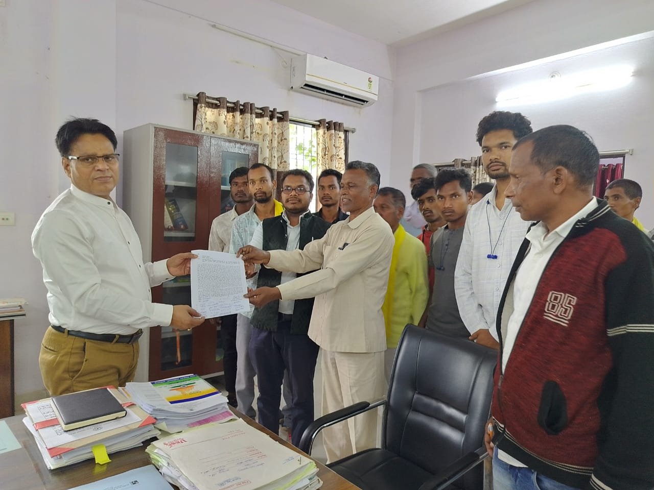 प्रातापपुर विधायक शकुंतला सिंह पोर्ते के जाति प्रमाणपत्र का मामला गरमाया, हाईकोर्ट आदेश के बाद भी कार्रवाई नहीं, आंदोलन की चेतावनी