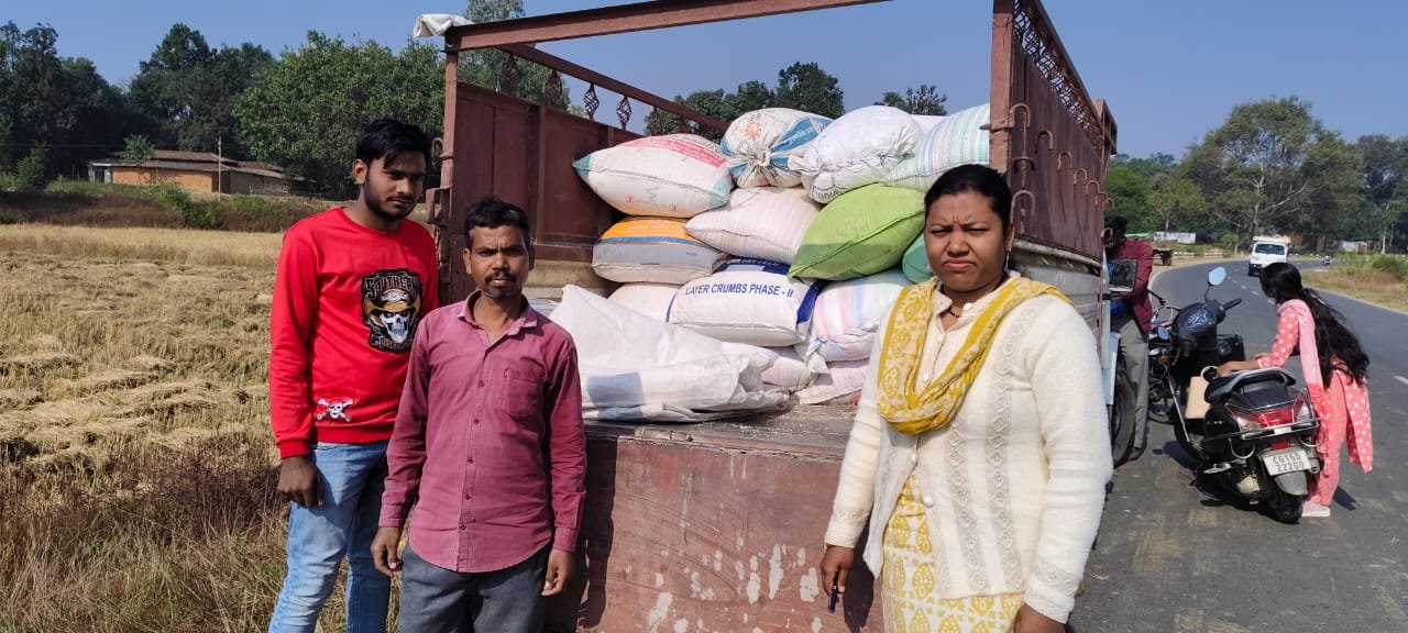 ग्राम कृष्णपुर में बिना वैध दस्तावेज के फोर्टिफाइड मिक्स्ड चावल का अवैध परिवहन पकड़ा गया