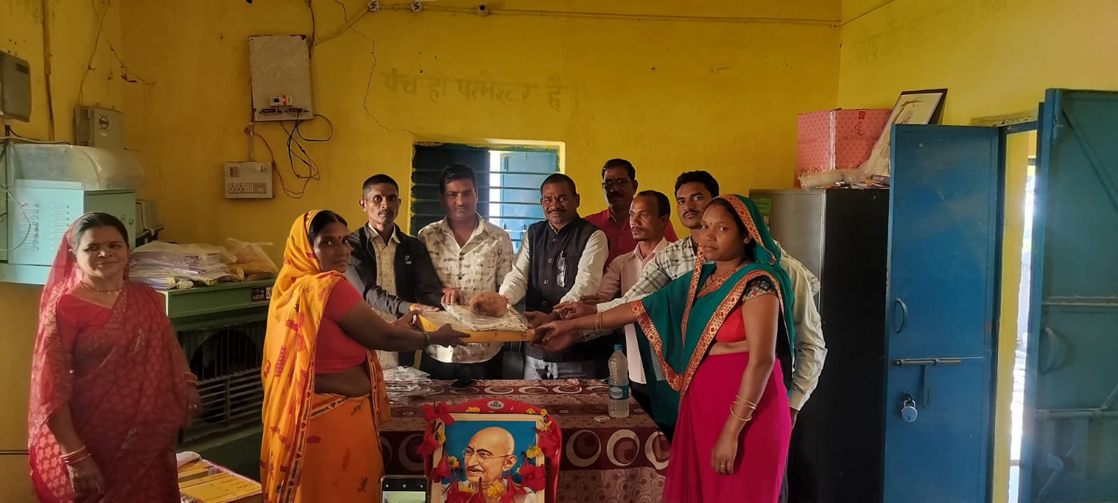 मितानिन दिवस पर मितानिनों को किया गया सम्मानित : मितानिन की निःस्वार्थ सेवा सराहनीयः सरपंच अमर सिंह