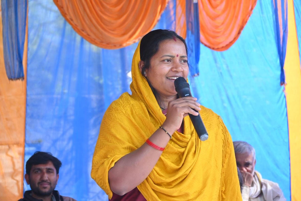 मंत्री लक्ष्मी राजवाड़े गांव–बस्ती चलो अभियान के तहत भटगांव विधानसभा के महावीरपुर और संजय नगर पहुँचीं<br>