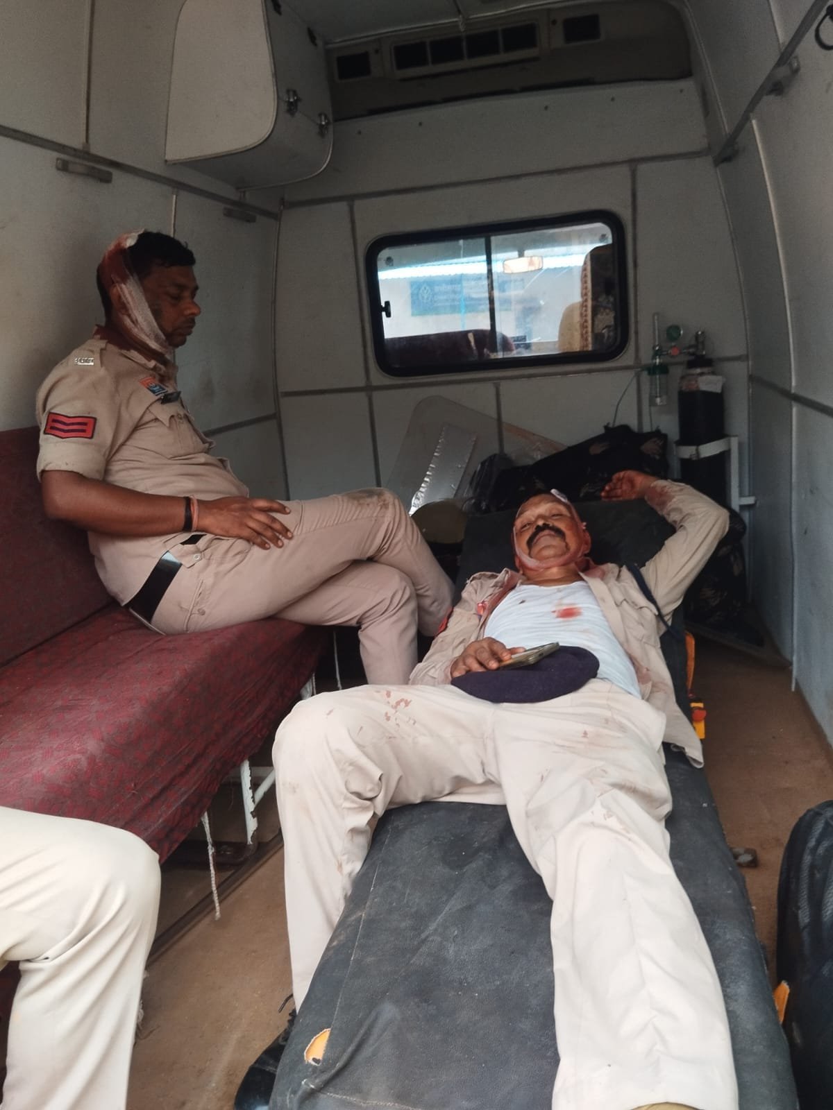 धरमपुर में भूमि अधिग्रहण के दौरान हिंसक बवाल, डीएसपी समेत 24 से अधिक पुलिसकर्मी घायल<br>